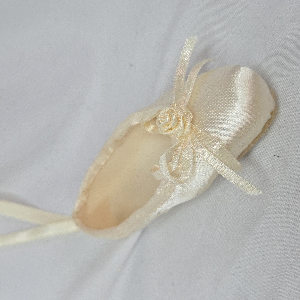 Pointe Shoe Christmas Ornament Cream Ballet Shoe Satin Rose Decor